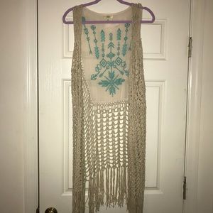 Woven sleeveless cardigan